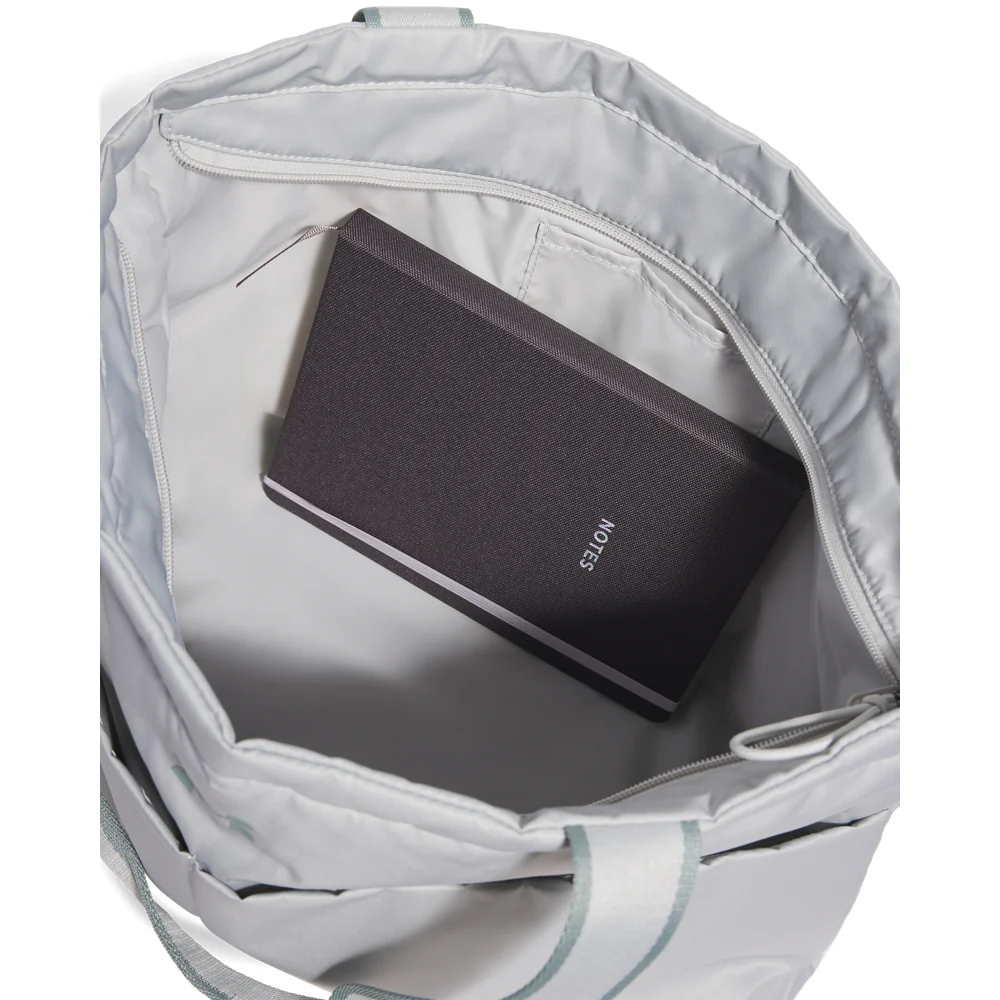 תיק נשיאה אופנתי וספורטיבי מבית  UNDER ARMOUR דגם Studio Lite Tote Bag 16L - Image 8
