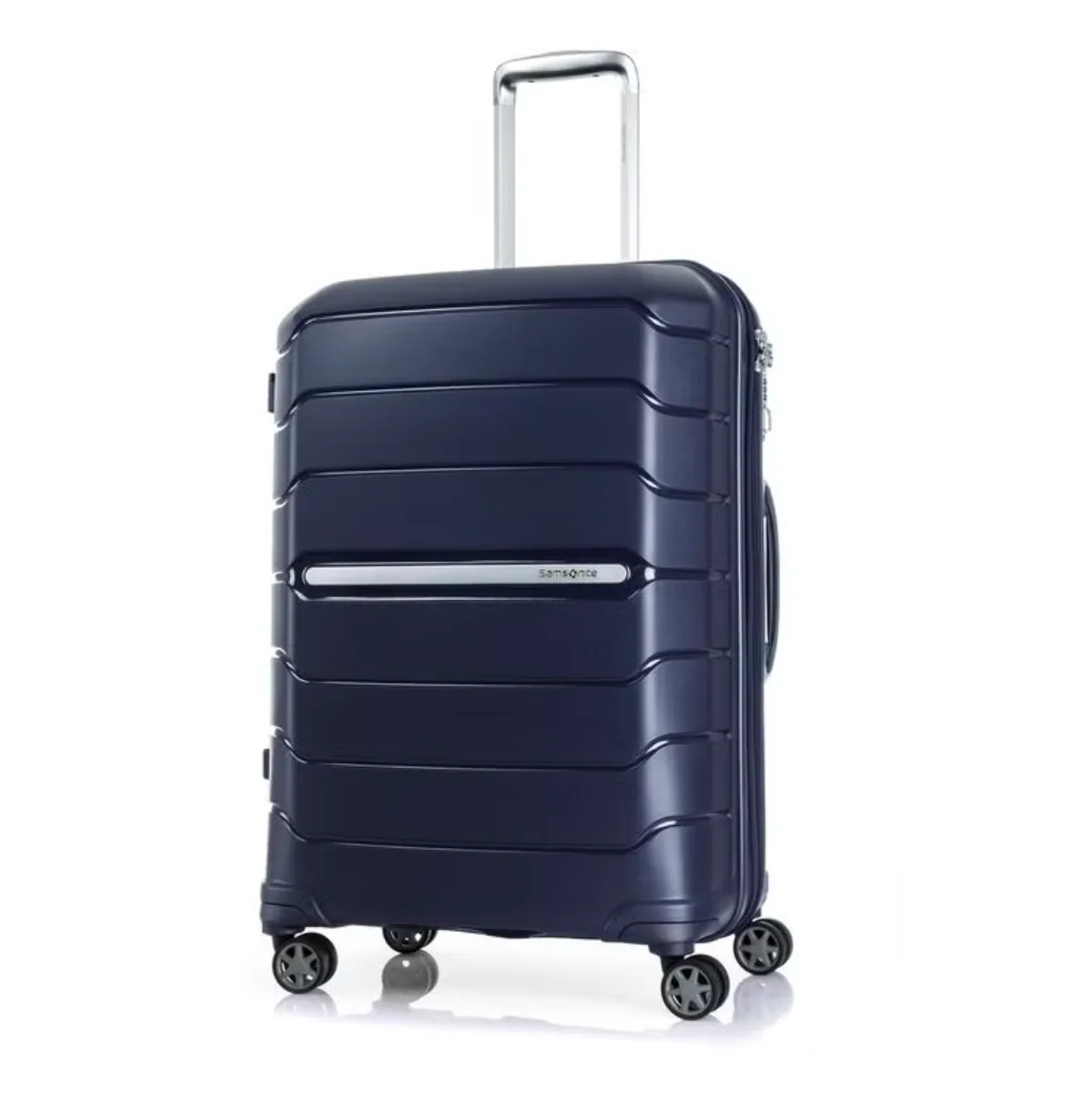 מזוודה קשיחה גדולה במיוחד ״32 מתרחבת דגם Octolite Spinner מבית המותג Samsonite - Image 3