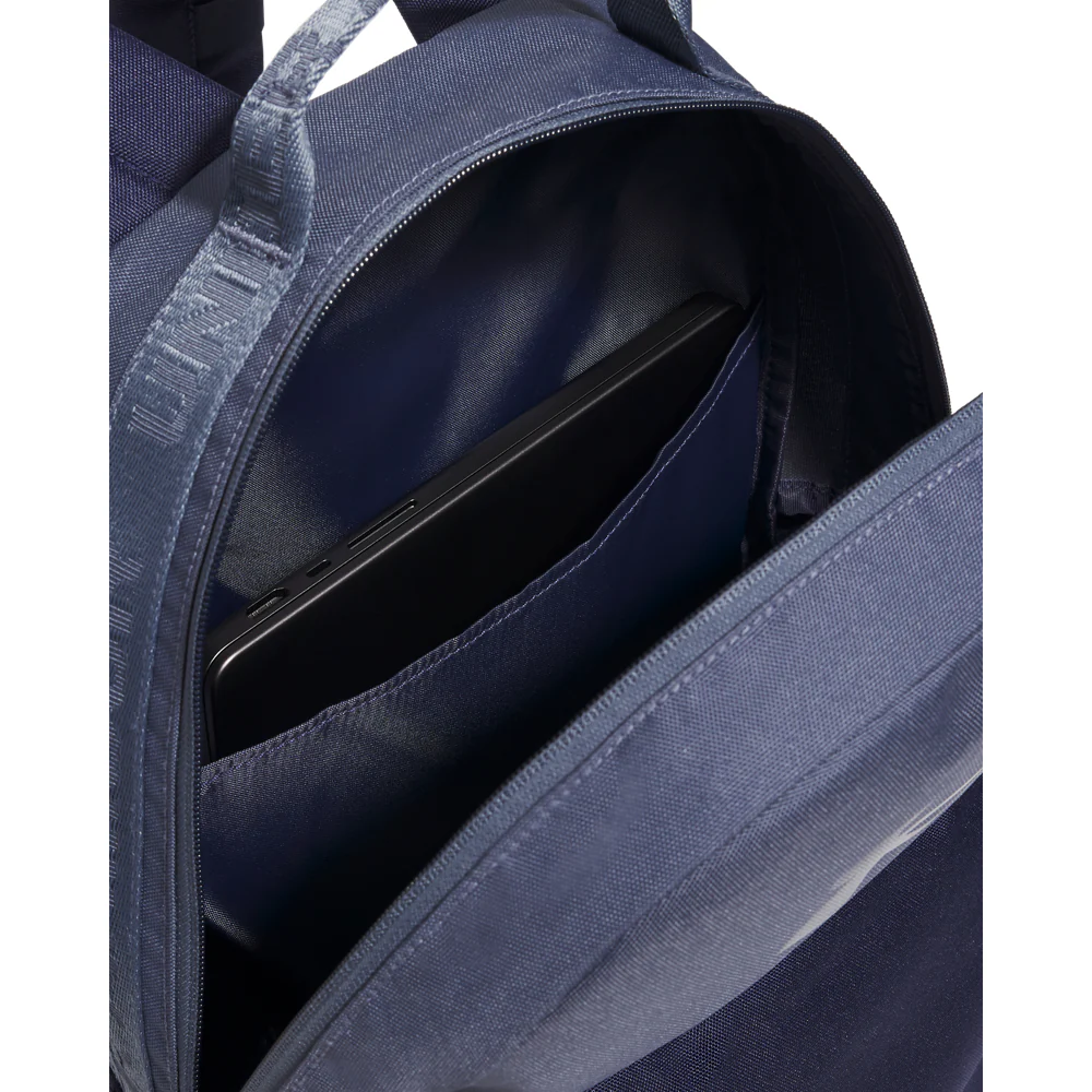 תיק גב Under Armour ספורטיבי עם תא למחשב נייד דגם Essential 25L - Image 7